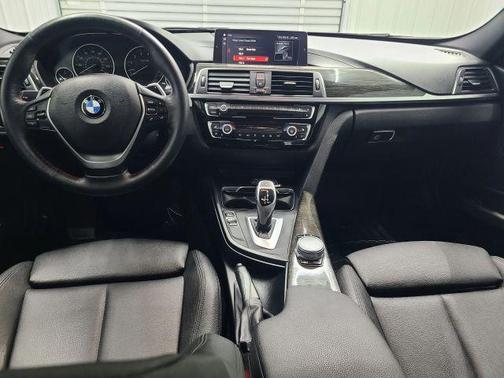 2018 BMW 330 i xDrive