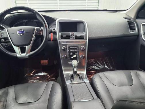 2015 Volvo XC60 T6 Premier Plus