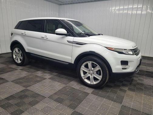 Fuji White 2015 Land Rover Range Rover Evoque Pure Plus