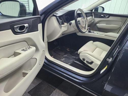 Blue 2020 Volvo XC60 T5 Inscription