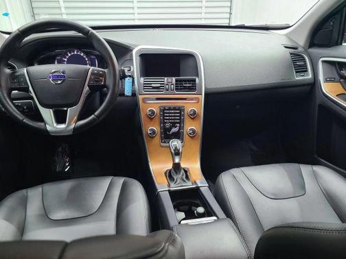 Black 2017 Volvo XC60 T6 Inscription