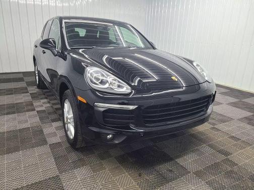 2016 Porsche Cayenne Base