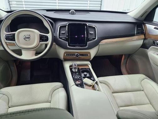2017 Volvo XC90 Hybrid T8 Inscription