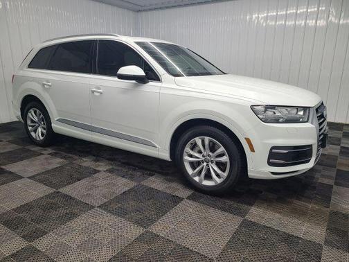 Carrara White 2018 Audi Q7 3.0T Premium Plus