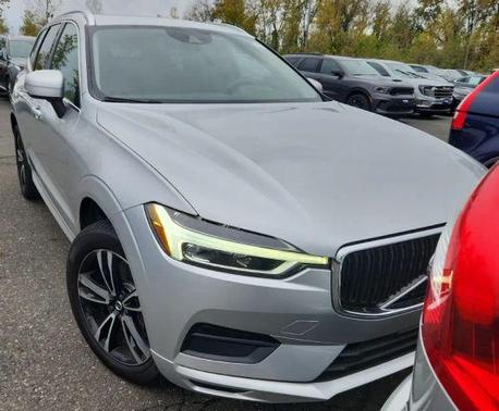 Gray 2020 Volvo XC60 T6 Momentum