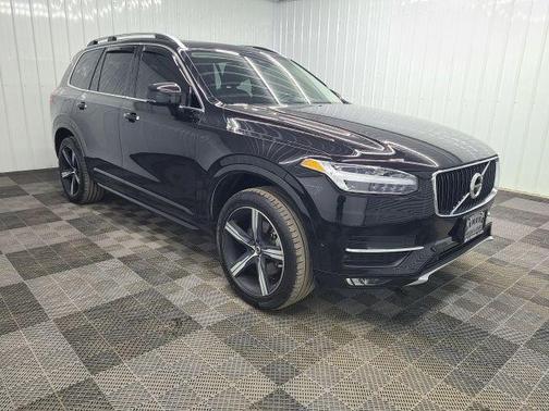 2018 Volvo XC90 T5 Momentum