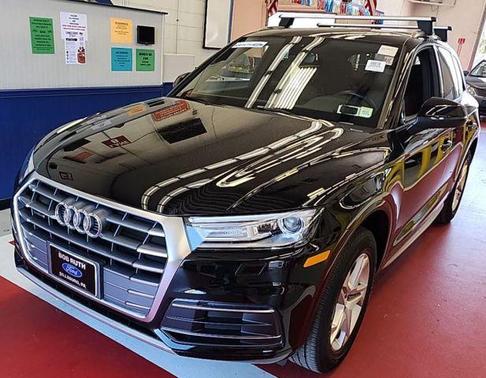Brilliant Black 2018 Audi Q5 2.0T Premium