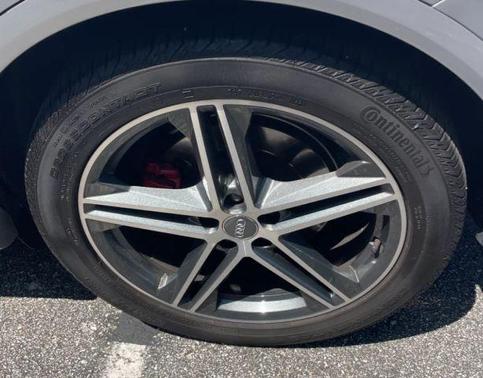 Florett Silver Metallic 2018 Audi SQ5 3.0T Premium Plus