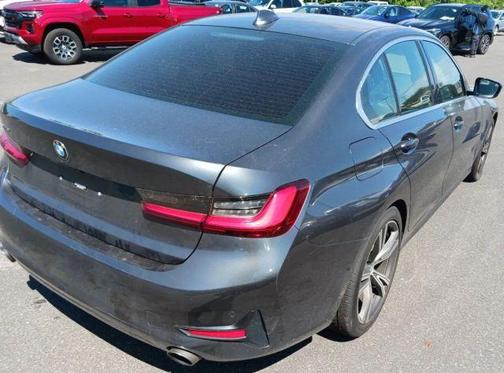2022 BMW 330 i xDrive