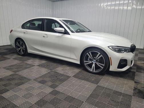 White 2019 BMW 330 i