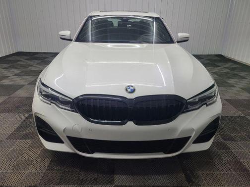 White 2019 BMW 330 i
