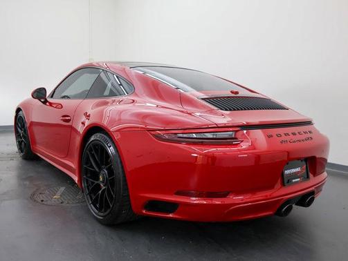 2017 Porsche 911 Carrera GTS