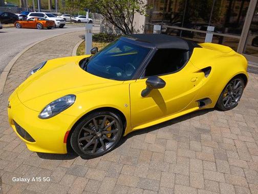 2015 Alfa Romeo 4C Spider Base