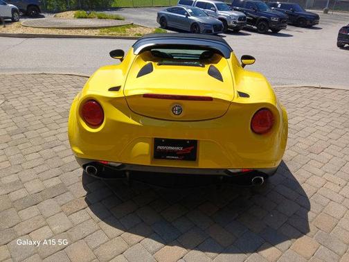2015 Alfa Romeo 4C Spider Base