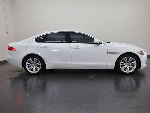 2016 Jaguar XF 35t Premium