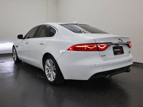 2016 Jaguar XF 35t Premium