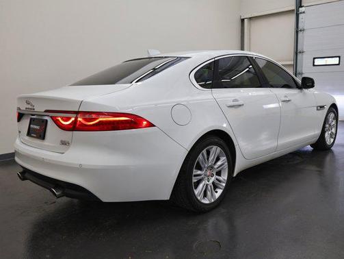 2016 Jaguar XF 35t Premium