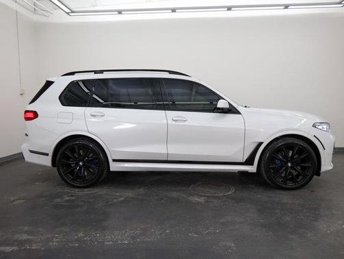 2021 BMW X7 M50i