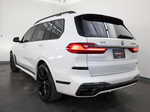 2021 BMW X7 M50i