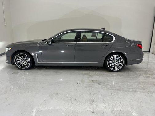 2022 BMW 750 i xDrive