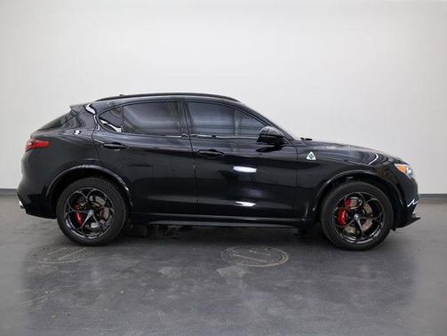Vulcano Black Metallic 2022 Alfa Romeo Stelvio Quadrifoglio
