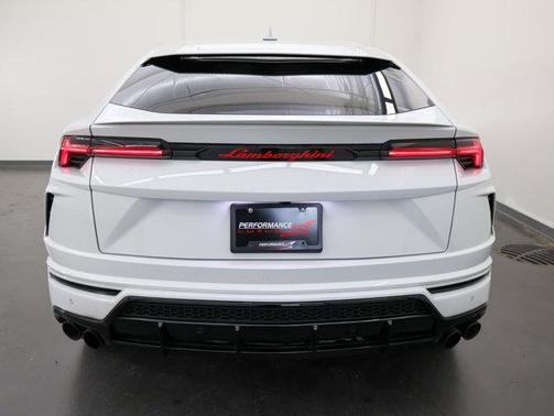 White 2021 Lamborghini Urus Base