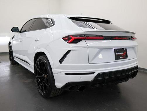 White 2021 Lamborghini Urus Base