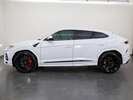 White 2021 Lamborghini Urus Base