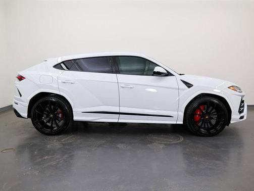 White 2021 Lamborghini Urus Base