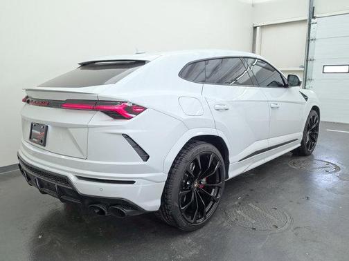 White 2021 Lamborghini Urus Base