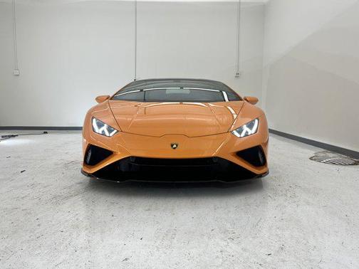 2021 Lamborghini Huracan EVO Base