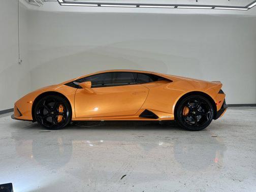 2021 Lamborghini Huracan EVO Base