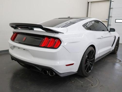 Oxford White 2017 Ford Shelby GT350 Base