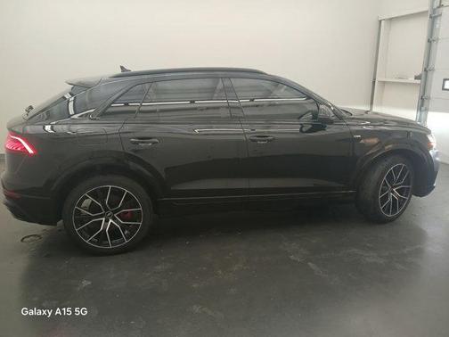 Orca Black Metallic 2021 Audi Q8 55 Premium Plus