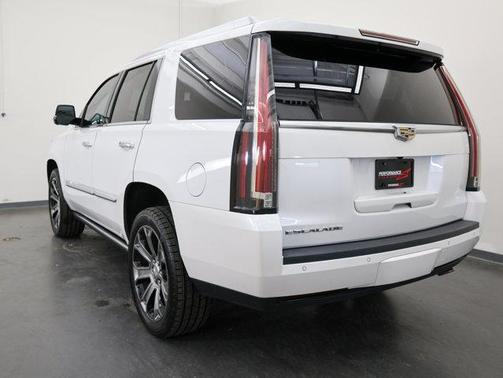 Crystal White Tricoat 2016 Cadillac Escalade Premium