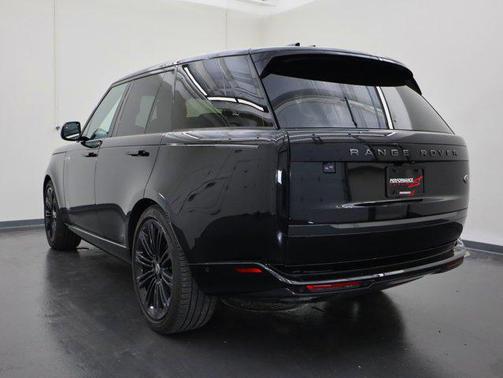 2023 Land Rover Range Rover P530 SE