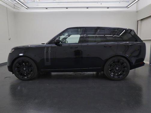 2023 Land Rover Range Rover P530 SE