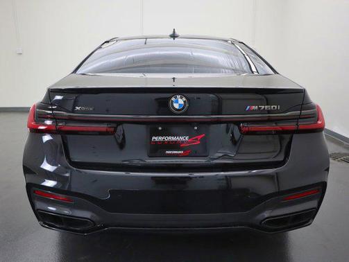 2022 BMW M760 xDrive