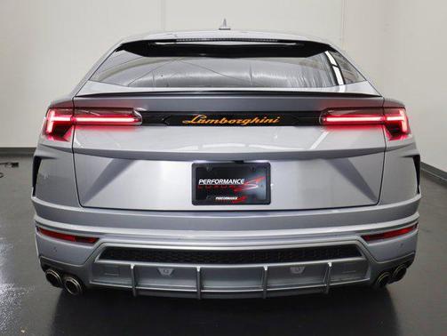 2020 Lamborghini Urus Base