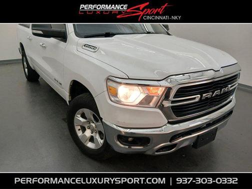 Bright White Clearcoat 2019 RAM 1500 Big Horn