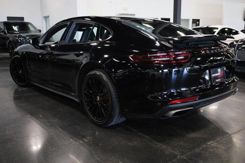 2018 Porsche Panamera 4