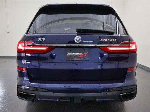 2022 BMW X7 M50i