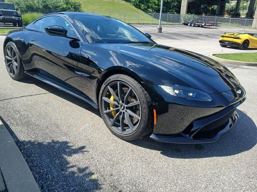 Onyx Black 2019 Aston Martin Vantage Base