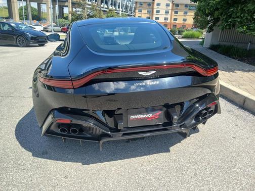 Onyx Black 2019 Aston Martin Vantage Base