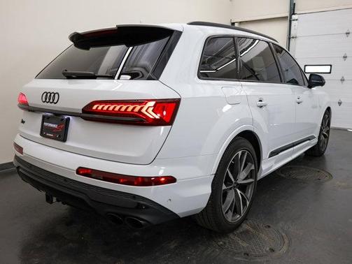Glacier White Metallic 2024 Audi SQ7 4.0T Premium Plus