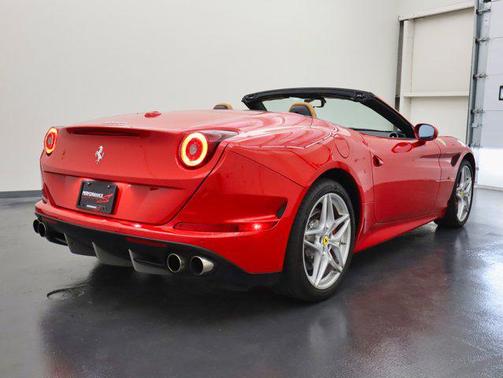 2016 Ferrari California T
