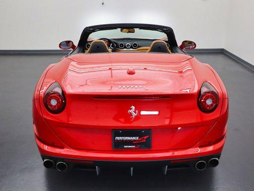 2016 Ferrari California T