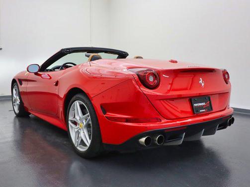 2016 Ferrari California T