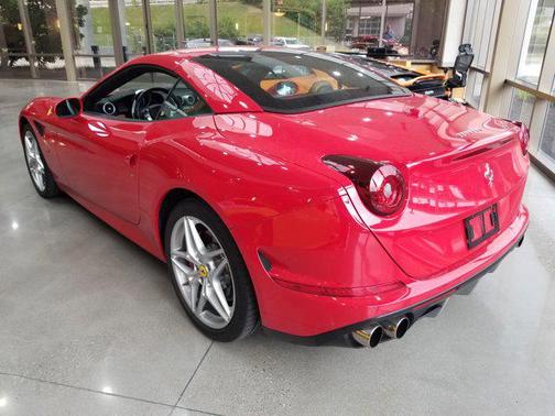2016 Ferrari California T