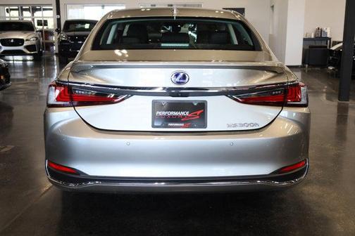 2020 Lexus ES 300h Luxury